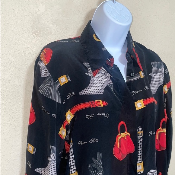 Piano vintage Chic Black Blouse with Red and Gold Accents - Picture 8 of 10